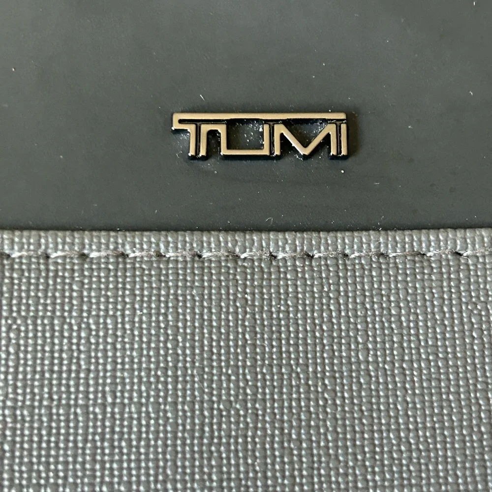 Tumi black and gray mens toiletry bag